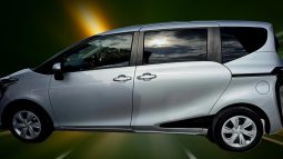 
										Toyota Sienta full									