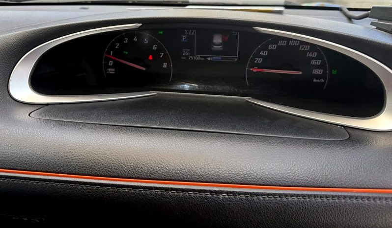
								Toyota Sienta full									