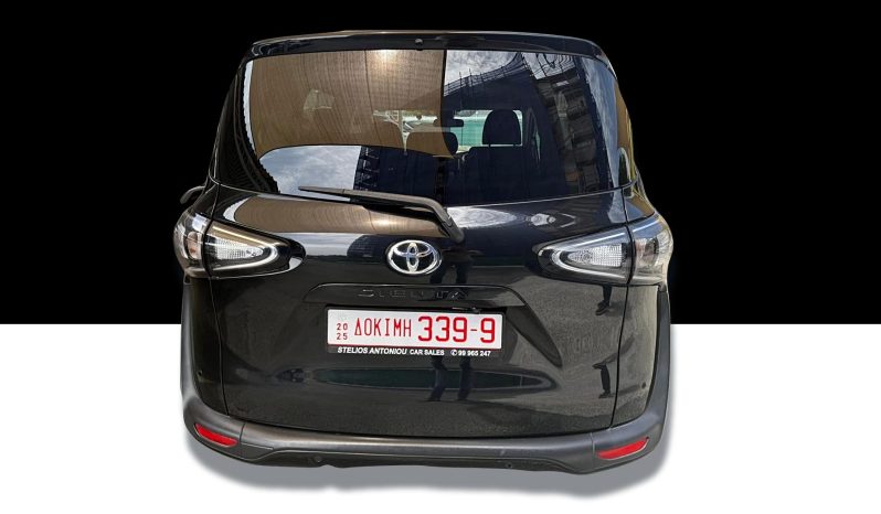 
								Toyota Sienta full									