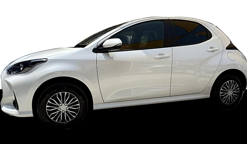 
								Toyota Yaris full									