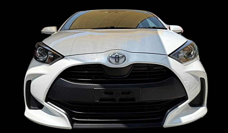 
								Toyota Yaris full									