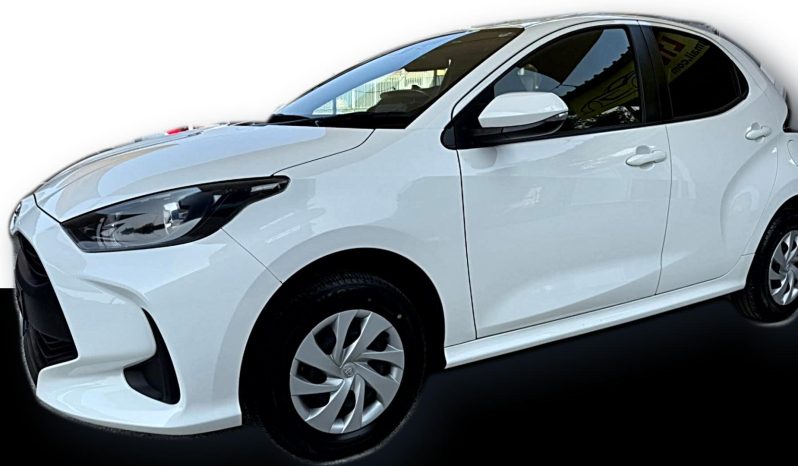 
								Toyota Yaris full									