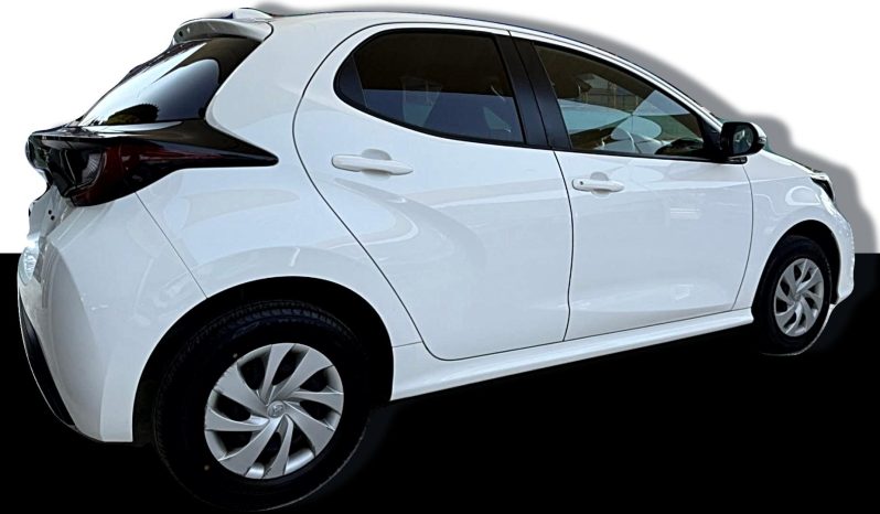 
								Toyota Yaris full									