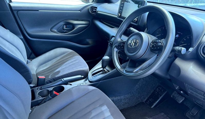 
								Toyota Yaris full									