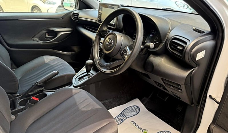 
								Toyota Yaris full									