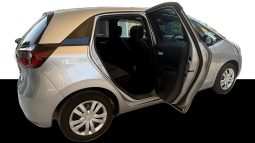 
										Honda Fit full									