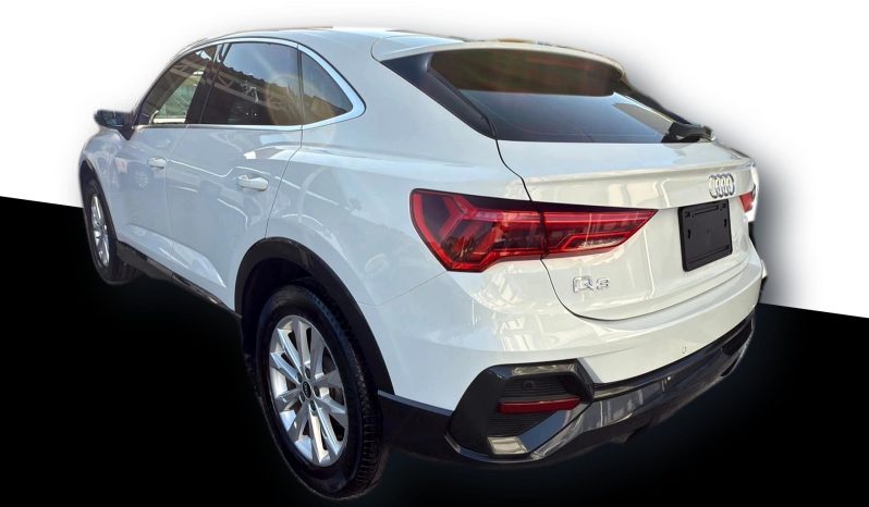 
								Audi Q3 full									