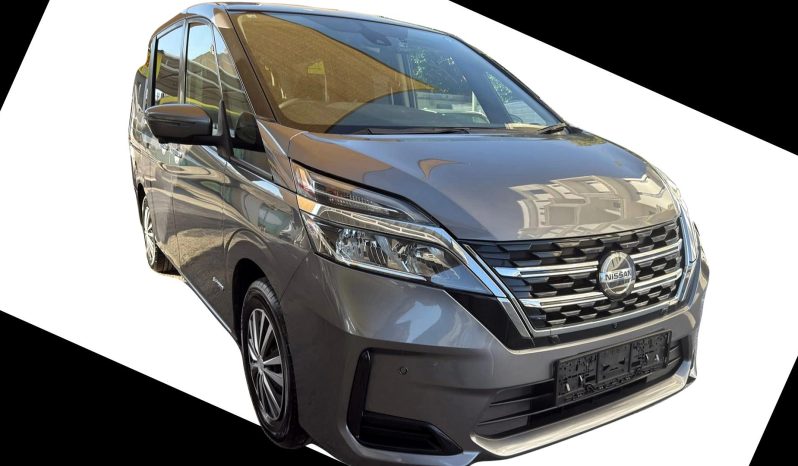 
								Nissan Serena full									