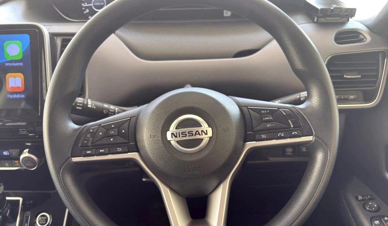 
								Nissan Serena full									
