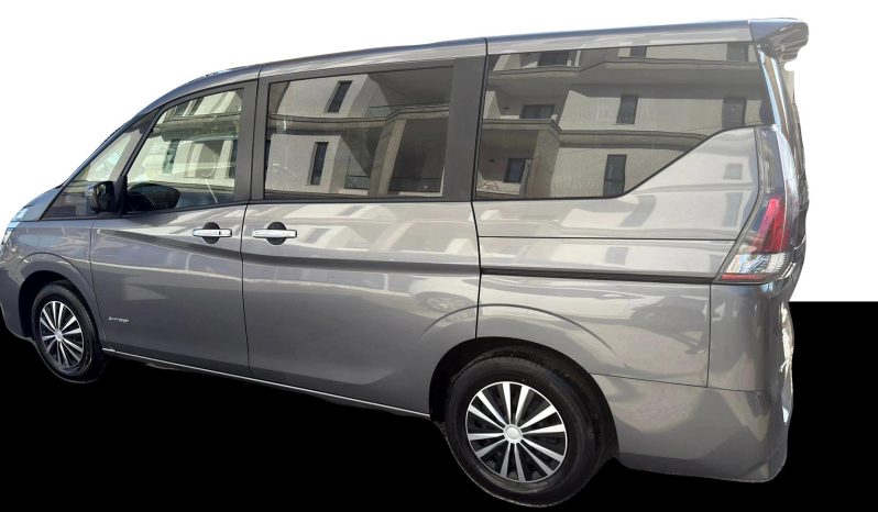 
								Nissan Serena full									