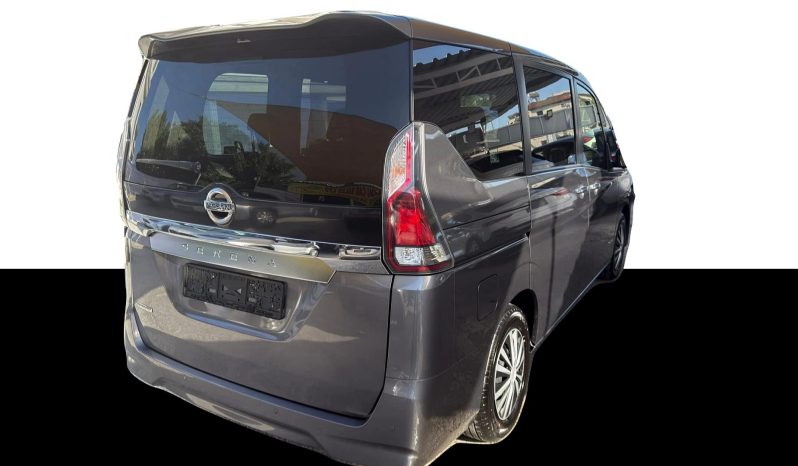
								Nissan Serena full									