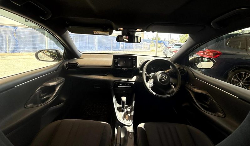 
								Toyota Yaris full									