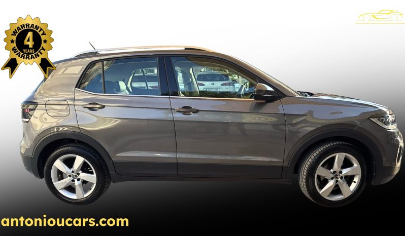 
								Volkswagen T-CROSS full									