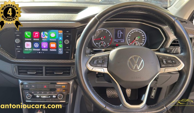 
								Volkswagen T-CROSS full									