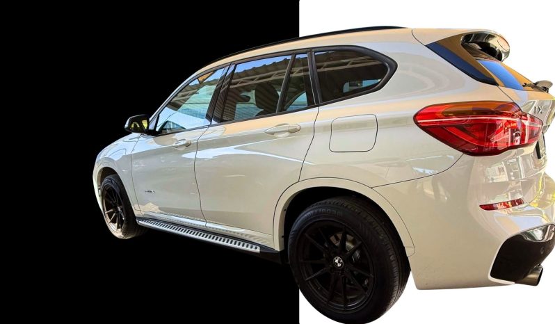 
								BMW X1 full									