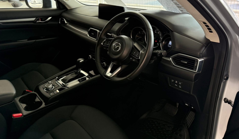 
								Mazda CX-5 full									