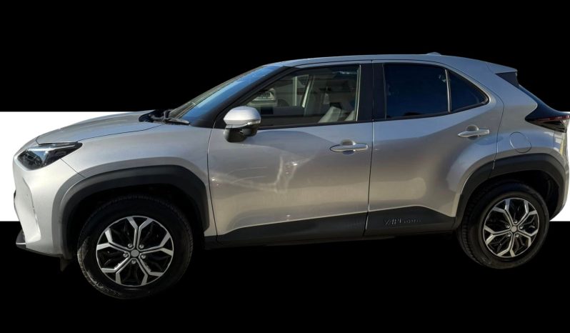 
								Toyota Yaris Cross full									