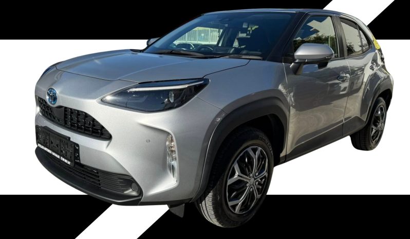 
								Toyota Yaris Cross full									