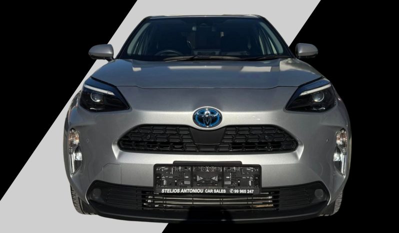 
								Toyota Yaris Cross full									