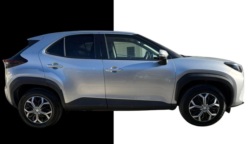 
								Toyota Yaris Cross full									