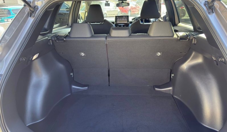 
								Toyota Corolla Cross G Package full									