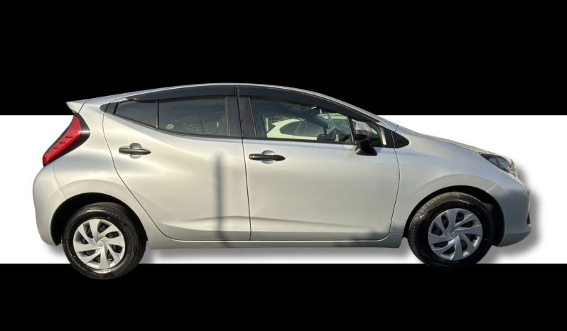 
								Toyota Aqua 2022 full									