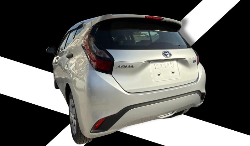 
								Toyota Aqua 2022 full									