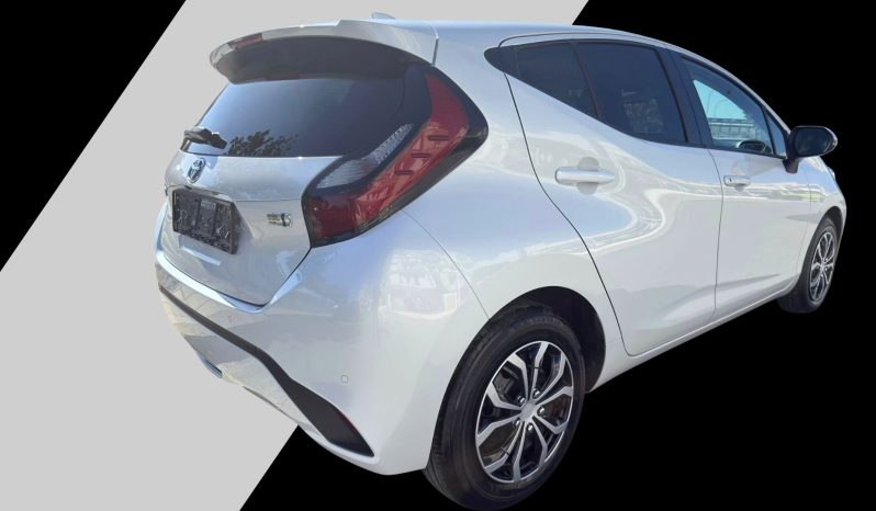 
								Toyota Aqua 2022 full									