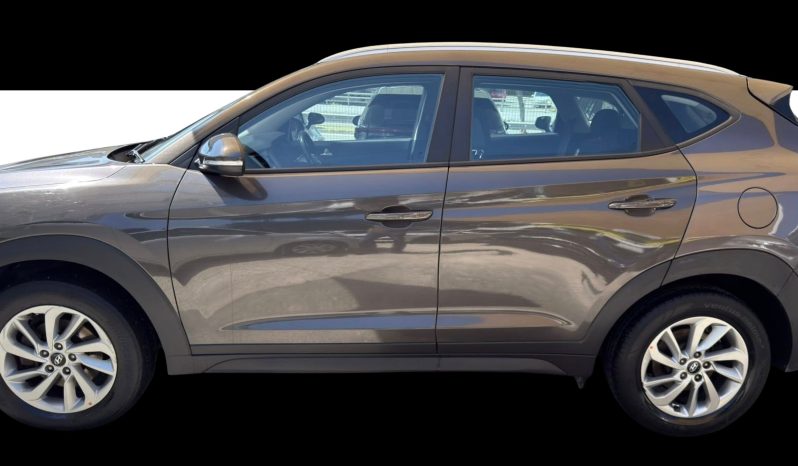 
								Hyundai Tucson full									