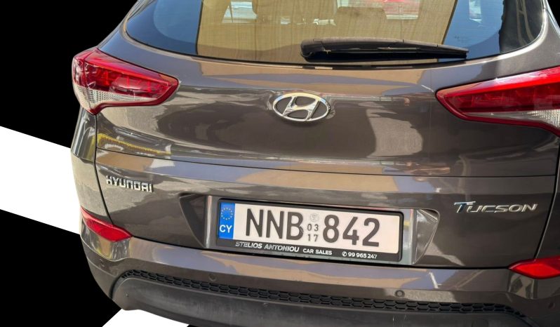 
								Hyundai Tucson full									