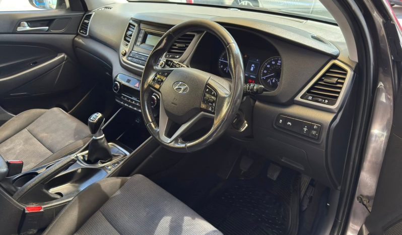 
								Hyundai Tucson full									