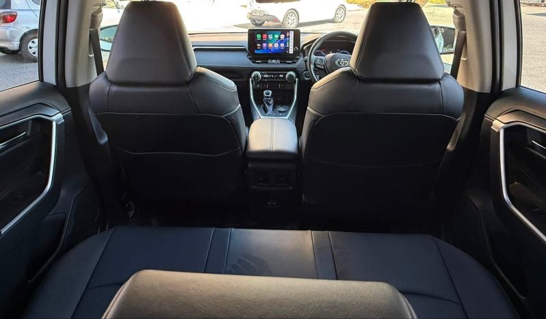 
								Toyota RAV 4 full									
