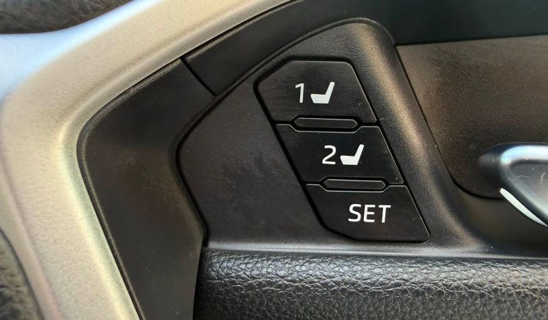 
								Toyota RAV 4 full									