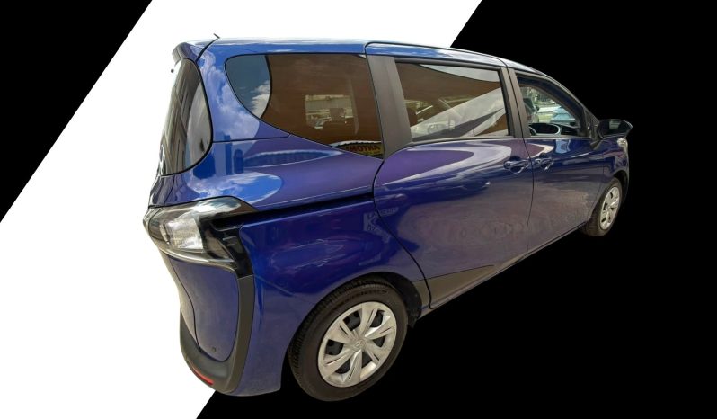 
								Toyota Sienta full									