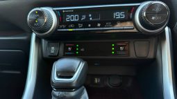 
										Toyota RAV 4 full									