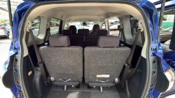 
										Toyota Sienta full									