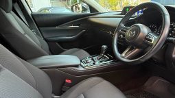
										Mazda CX30 full									